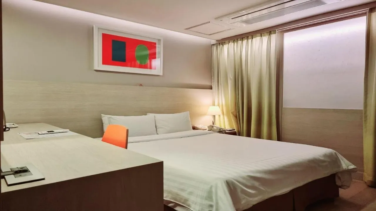 New Seoul Hotel Myeongdong 3*,